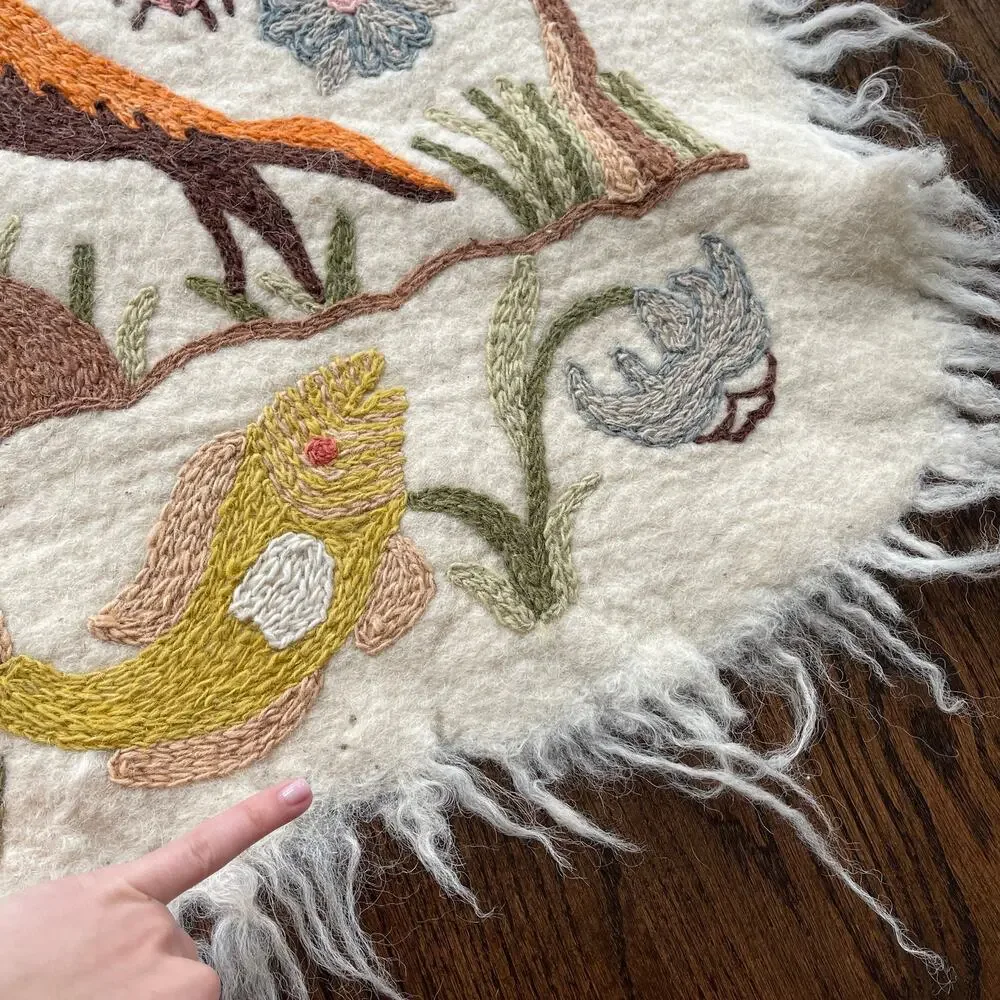 Vibrant Animal Embroidered Wool Wall Tapestry Smal Carpet Floor Fringe Edge RARE